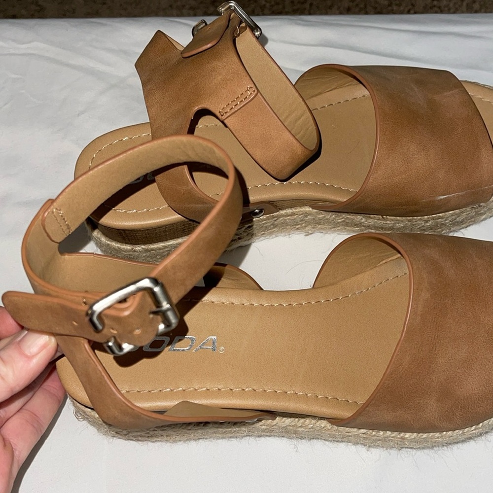 Platform sandle